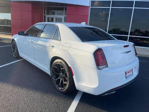 2019 Chrysler 300 S