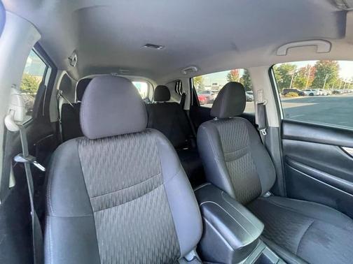 2019 Nissan Rogue S