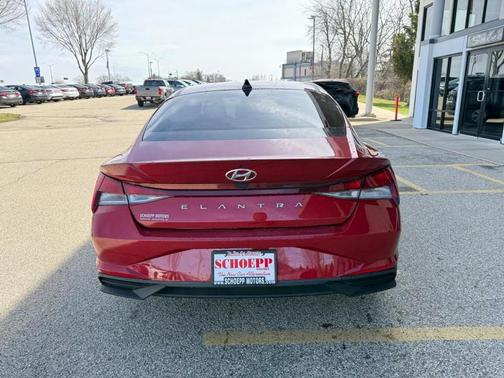 2023 Hyundai ELANTRA SEL