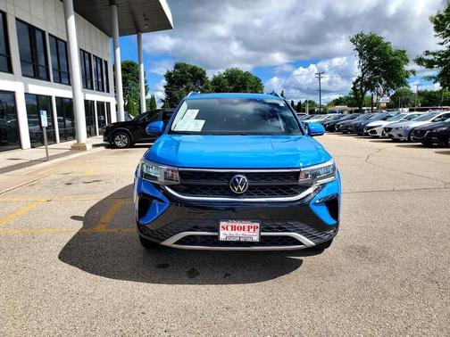 Dusk Blue Metallic 2023 Volkswagen Taos 1.5T SE