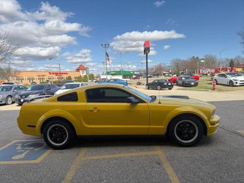 2006 Ford Mustang Base