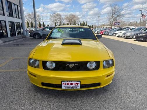 2006 Ford Mustang Base