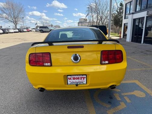 2006 Ford Mustang Base