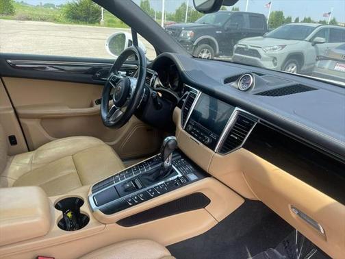 2017 Porsche Macan Base