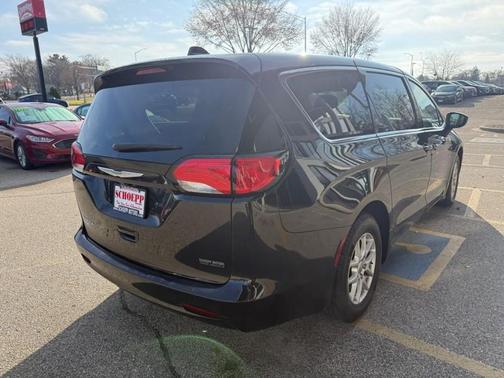 2017 Chrysler Pacifica LX