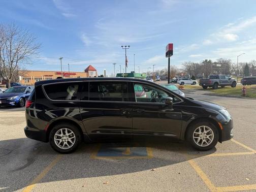 2017 Chrysler Pacifica LX
