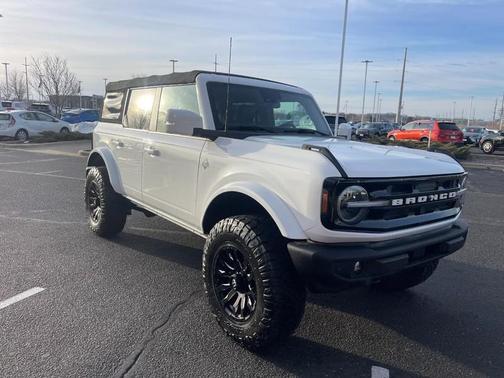 Oxford White 2021 Ford Bronco Outer Banks