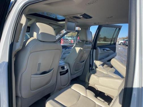 2016 Cadillac Escalade ESV Premium