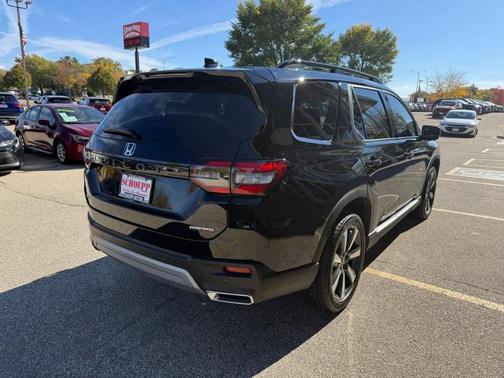 2025 Honda Pilot Touring 8-Passenger