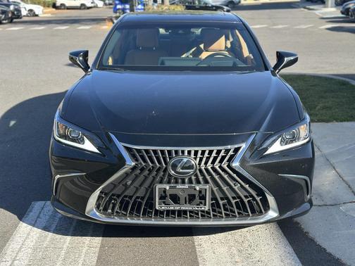 2023 Lexus ES 300h Luxury
