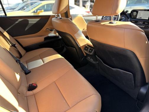 2024 Lexus ES 350 Base