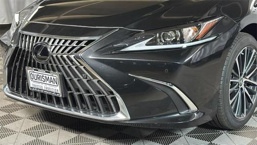 2025 Lexus ES 300h Base