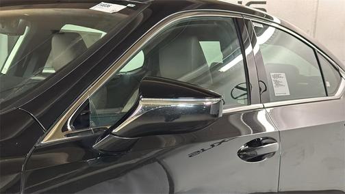 2025 Lexus ES 300h Base