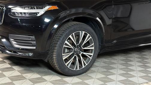 2020 Volvo XC90 T6 Momentum