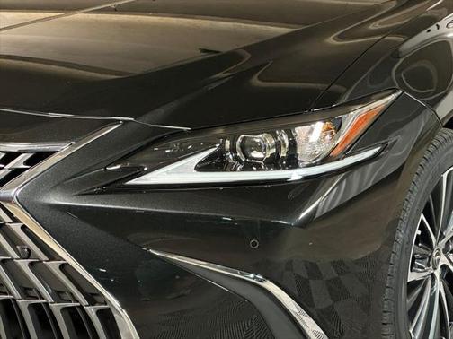 2022 Lexus ES 350 Base
