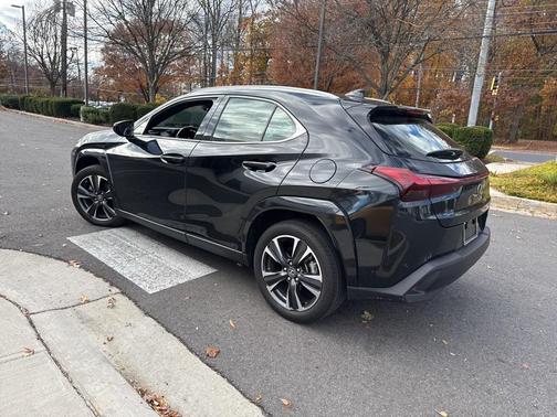2023 Lexus UX 250h Base