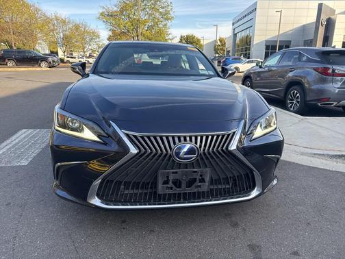 2019 Lexus ES 300h Luxury