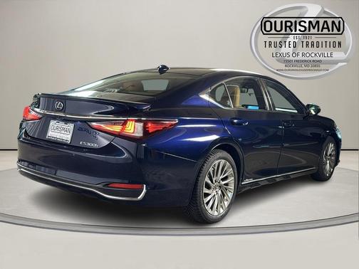 2019 Lexus ES 300h Luxury