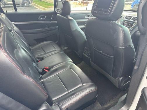 White Platinum Clearcoat Metallic 2016 Ford Explorer Sport