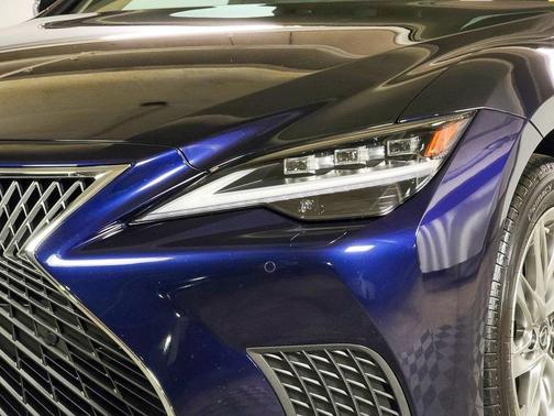 Photo 5 of 35 of 2022 Lexus LS 500 Base
