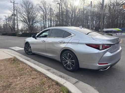 2022 Lexus ES 350 Base