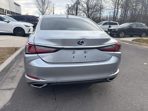 2022 Lexus ES 350 Base