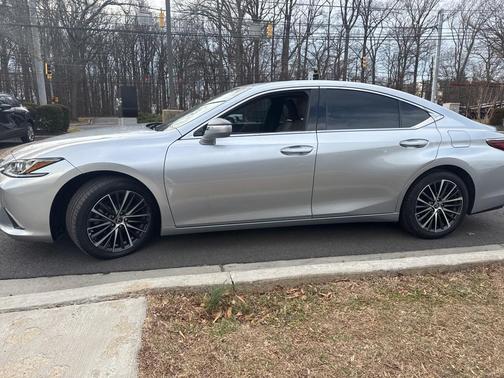 2022 Lexus ES 350 Base