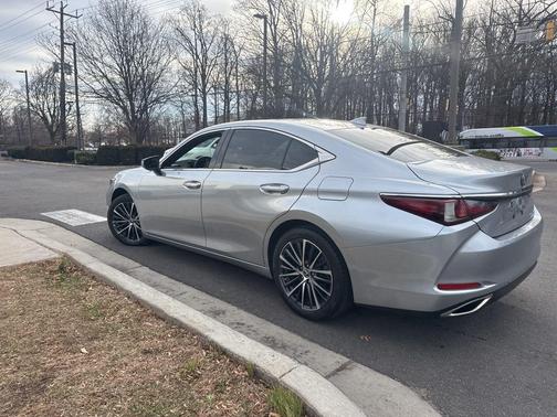 2022 Lexus ES 350 Base