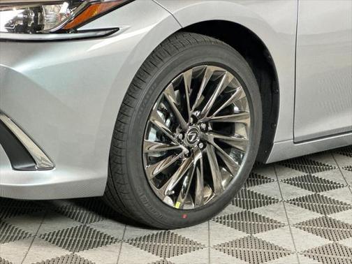2025 Lexus ES 300h Luxury