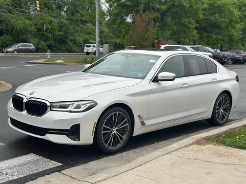 Mineral White Metallic 2023 BMW 540 i xDrive