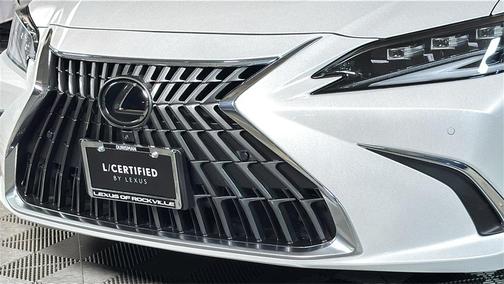 2025 Lexus ES 300h Ultra Luxury