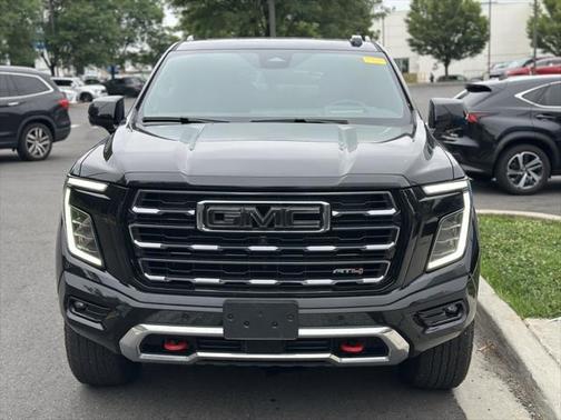 2025 GMC Yukon 4WD AT4