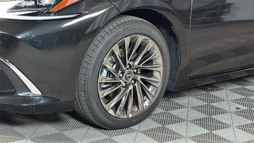 2025 Lexus ES 350 Ultra Luxury