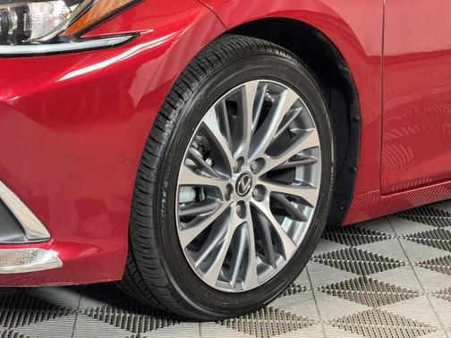 2021 Lexus ES 300h Base