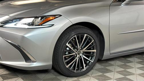 2023 Lexus ES 250 Base