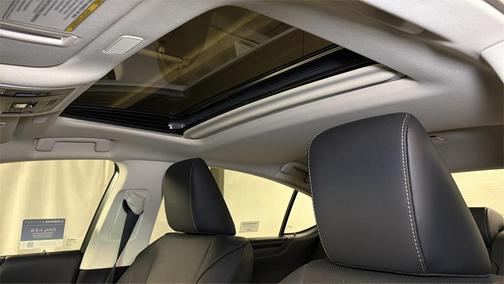 2023 Lexus ES 250 Base