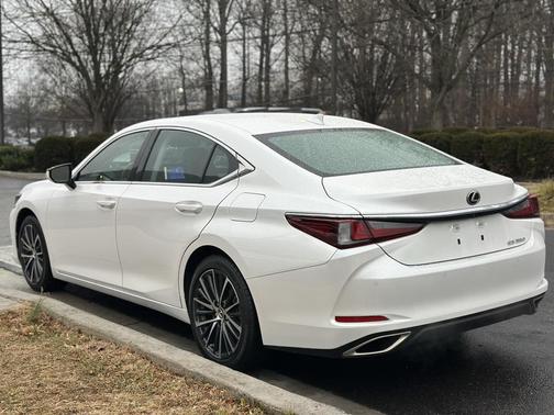 2025 Lexus ES 350 Base