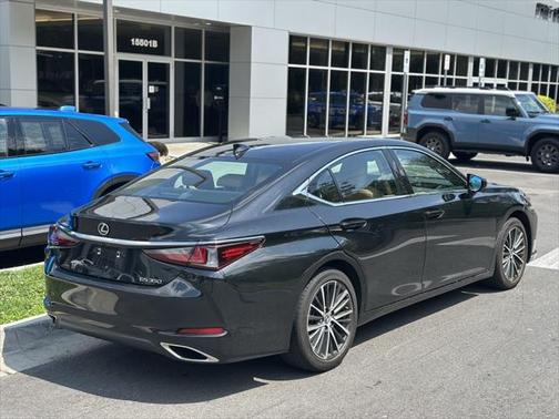 2024 Lexus ES 350 Base