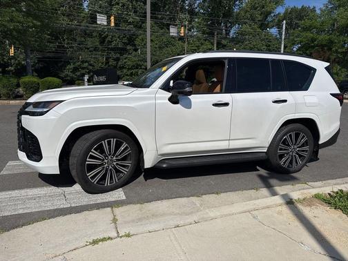 Eminent White Pearl 2026 Lexus LX 600 Luxury