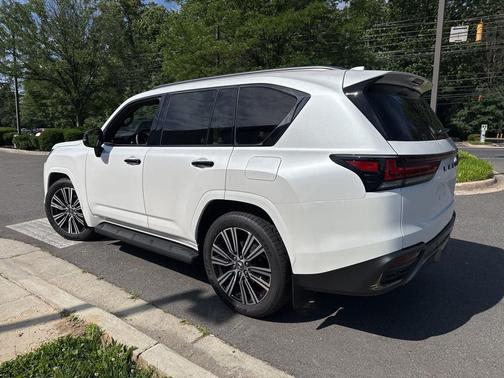 Eminent White Pearl 2026 Lexus LX 600 Luxury
