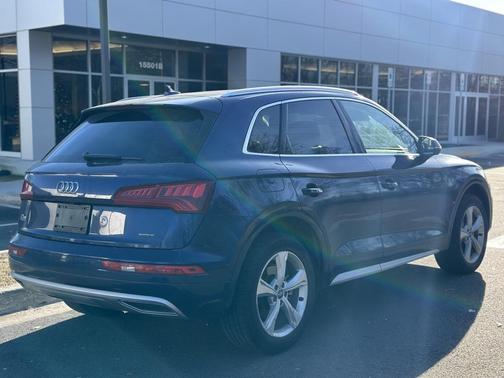2020 Audi Q5 45 Prestige