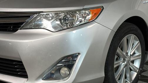 Classic Silver Metallic 2012 Toyota Camry Hybrid XLE
