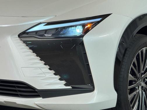 2023 Lexus RZ 450e Luxury