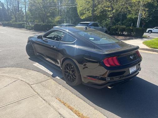 2021 Ford Mustang EcoBoost