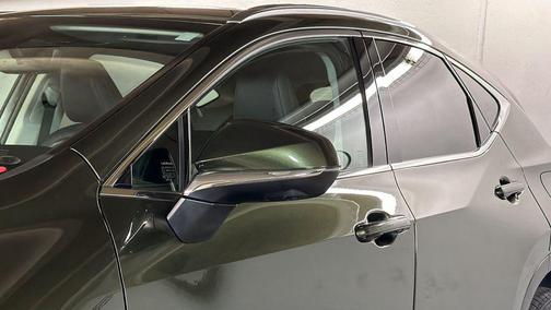 2022 Lexus NX 450h+ Luxury