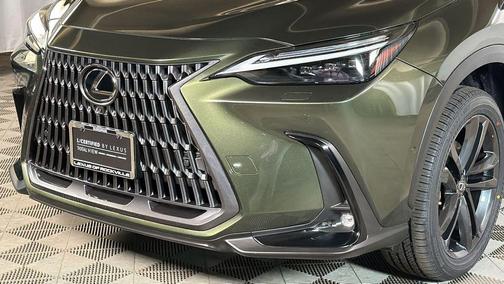2022 Lexus NX 450h+ Luxury