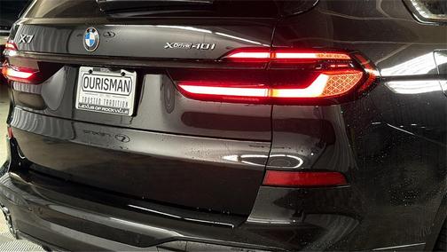 2025 BMW X7 xDrive40i