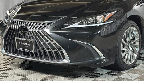 2023 Lexus ES 300h Luxury