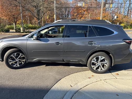 2022 Subaru Outback Touring XT