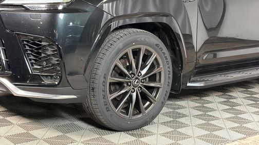 2026 Lexus LX 700h F SPORT Handling